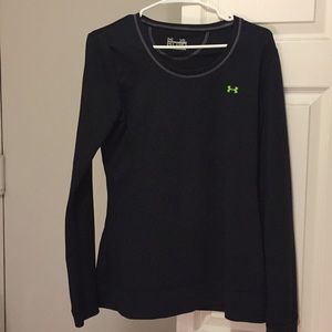 Under Armour sz XL fitted 💕